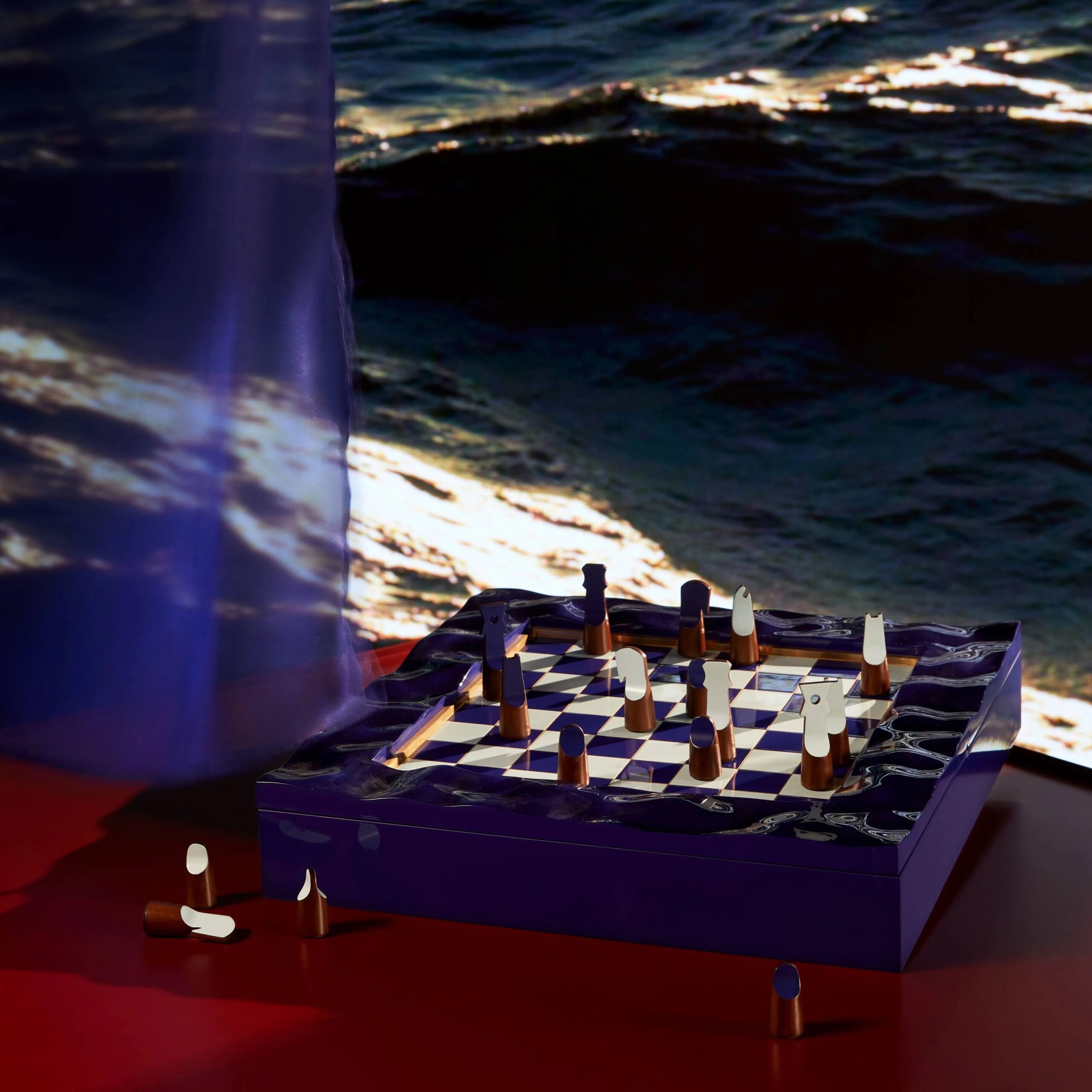 Bộ bàn cờ vua Lãng – Tuyệt tác sơn mài mang hơi thở biển đêm 3 Bộ bàn cờ vua Lãng – Tuyệt tác sơn mài mang hơi thở biển đêm