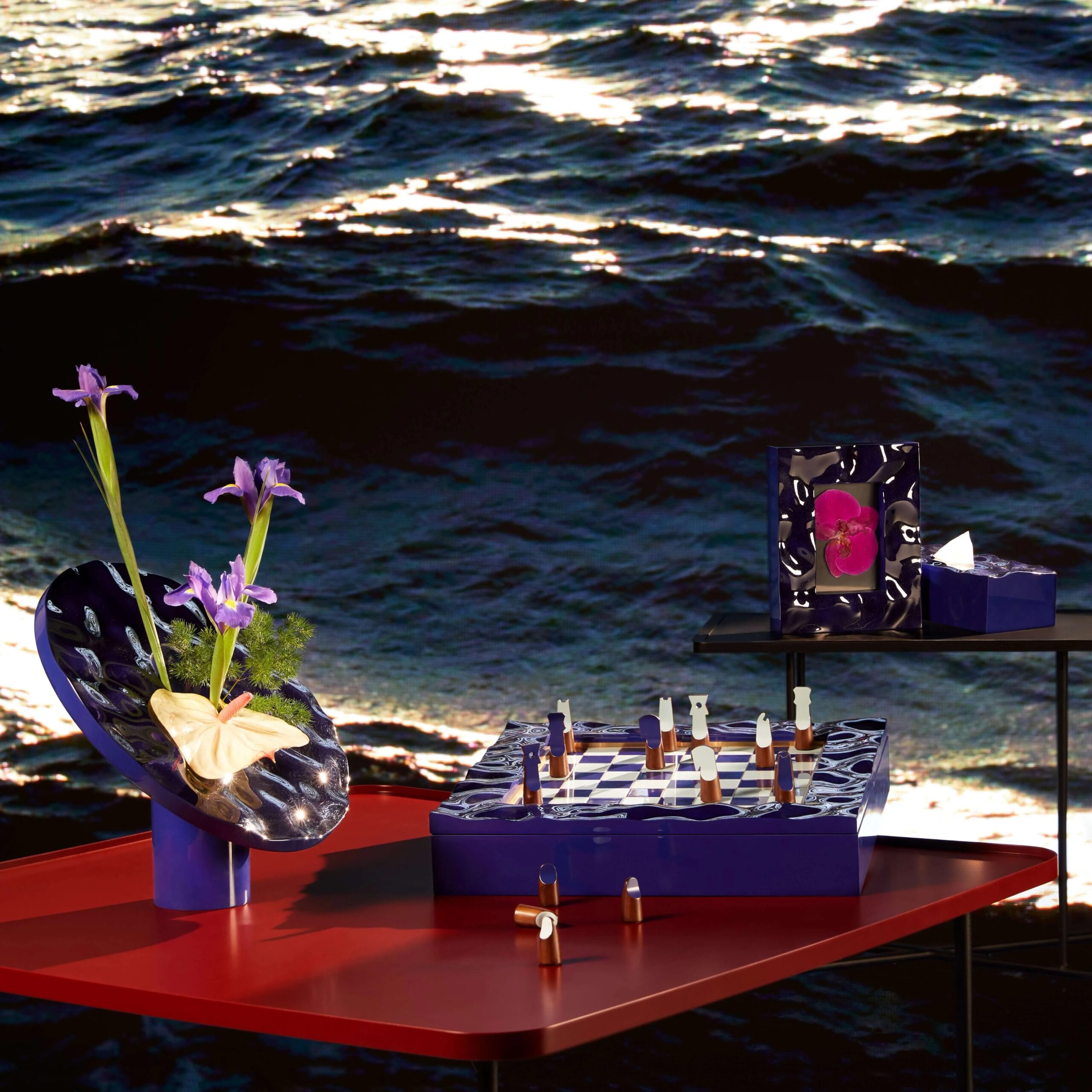 Bộ bàn cờ vua Lãng – Tuyệt tác sơn mài mang hơi thở biển đêm 4 Bộ bàn cờ vua Lãng – Tuyệt tác sơn mài mang hơi thở biển đêm