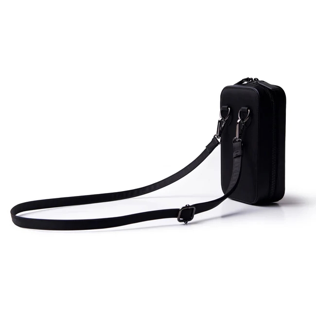 Trải nghiệm túi đeo chéo vuông Crossbody Bag SOWER 4 Trải nghiệm túi đeo chéo vuông Crossbody Bag SOWER