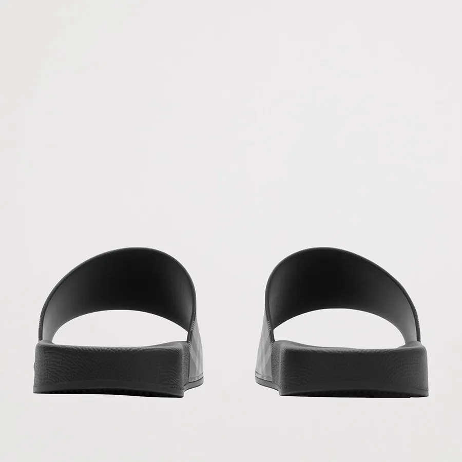 Burberry Check Slides Leaf IP Check xanh đen: Hiện đại, tầm 10 triệu