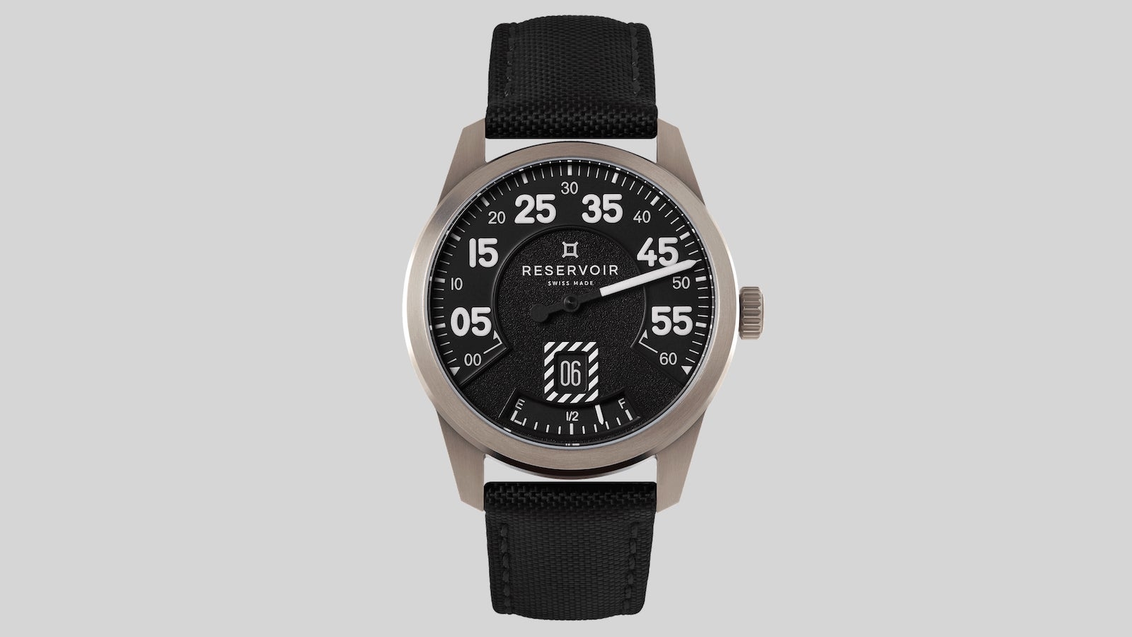 RESERVOIR Airfight Titane: Đồng hồ lấy cảm hứng từ bảng điều khiển máy bay