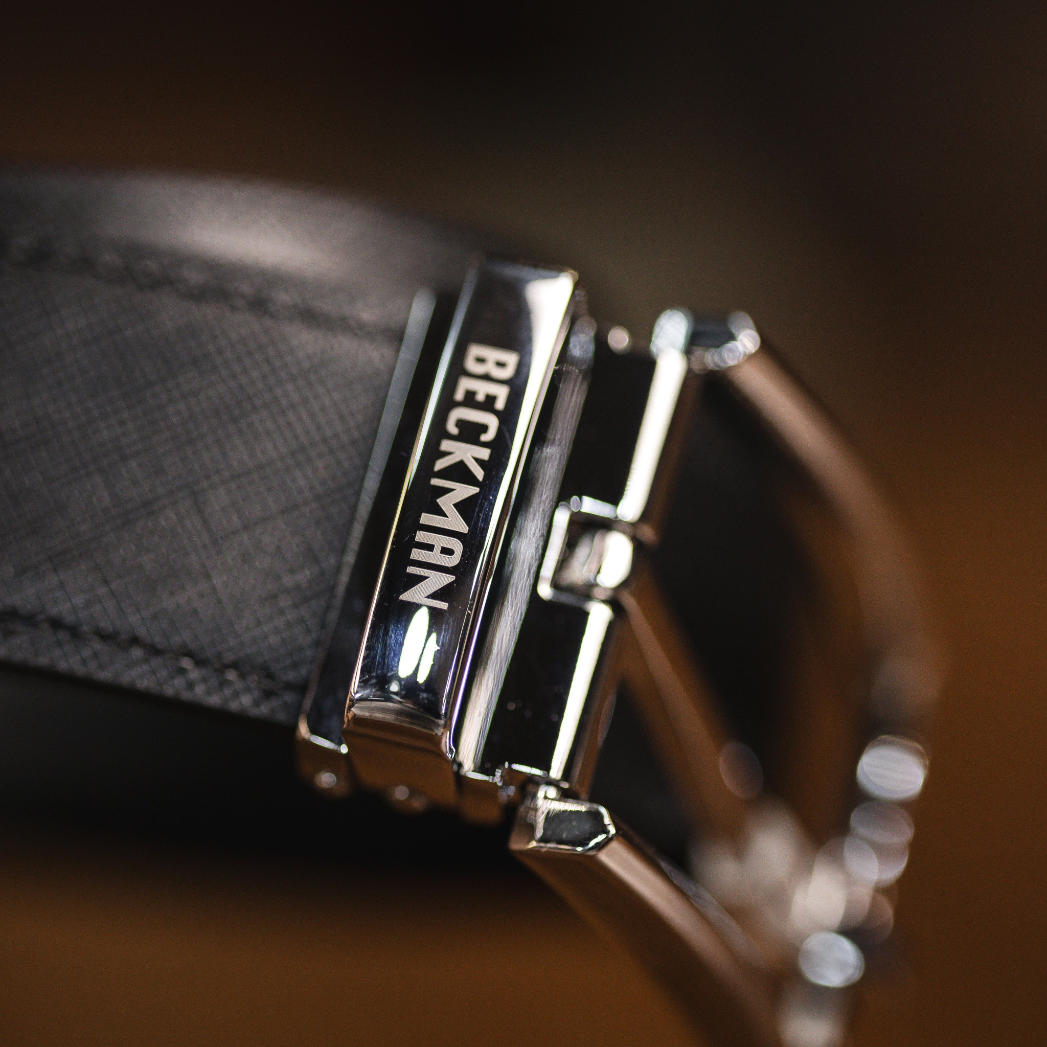 Dây nịt da Safiano Beckman: Cứu cánh cho cả set đồ