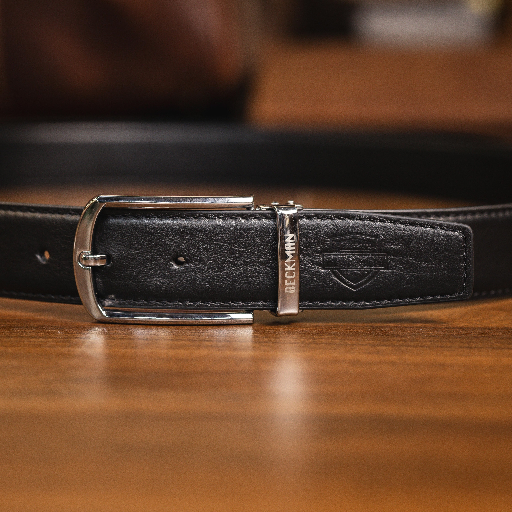 Dây nịt da Safiano Beckman: Cứu cánh cho cả set đồ