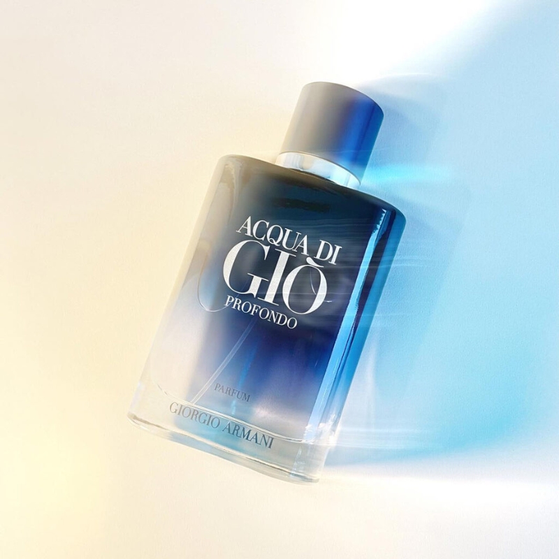 Review Giorgio Armani Acqua Di Gio Profondo Parfum: Biển sâu nội lực cho phong thái nam tính hiện đại