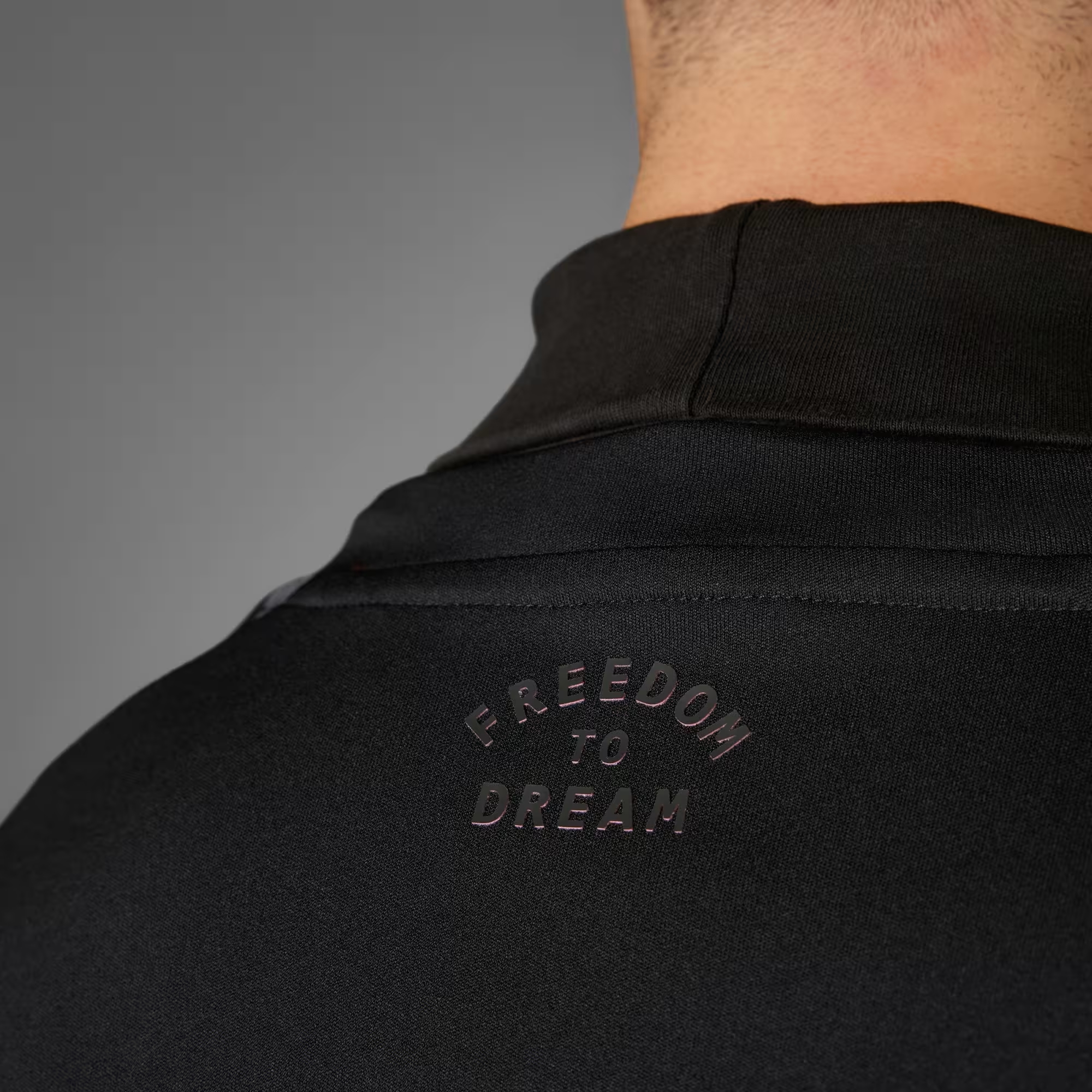 Áo đấu sân khách Inter Miami CF 25/26: Phản hồi từ các fan 5 Áo đấu sân khách Inter Miami CF 25/26: Phản hồi từ các fan