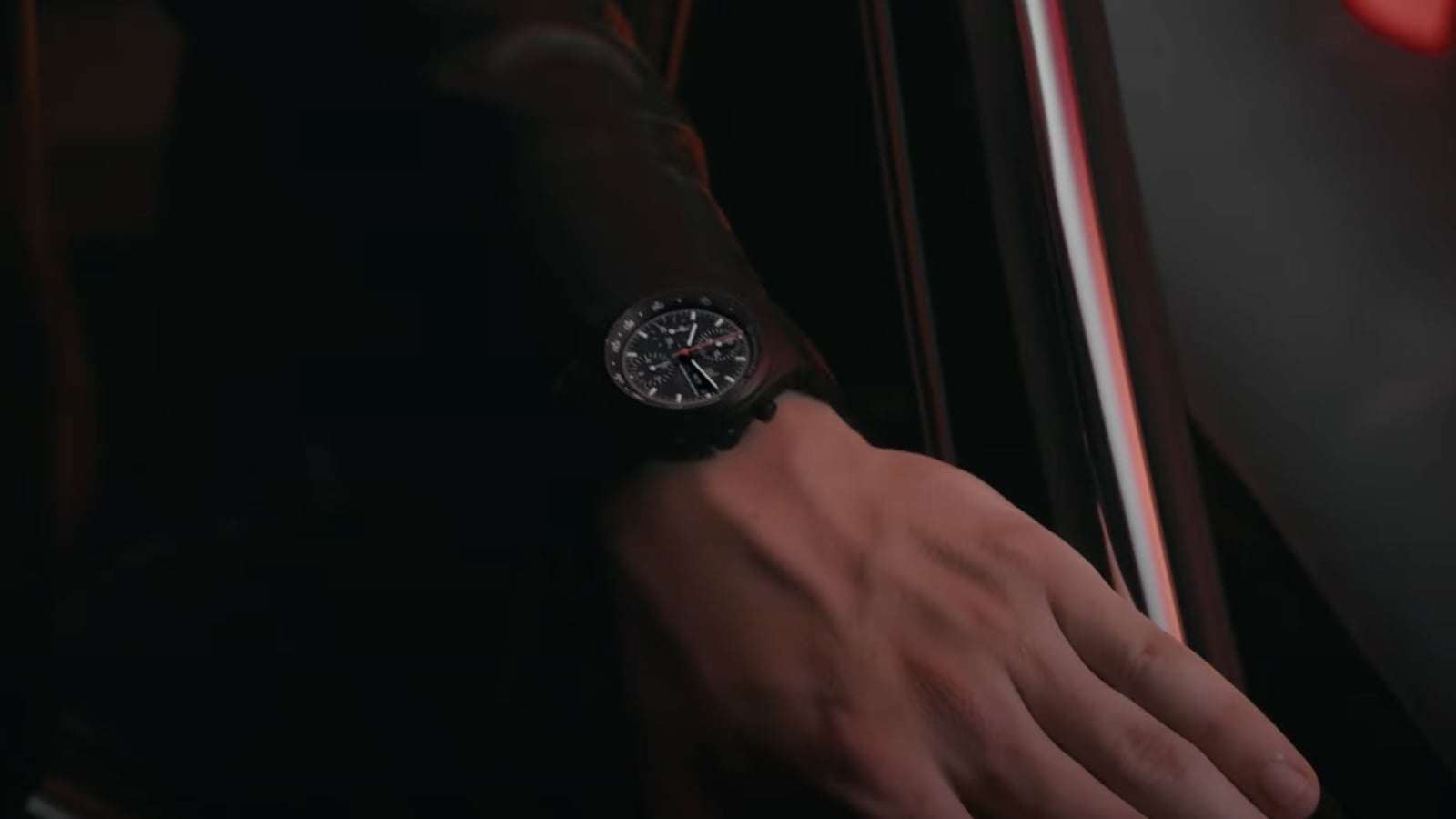 Porsche Design Chronograph 1: Chất 911 thu nhỏ trên cổ tay anh em