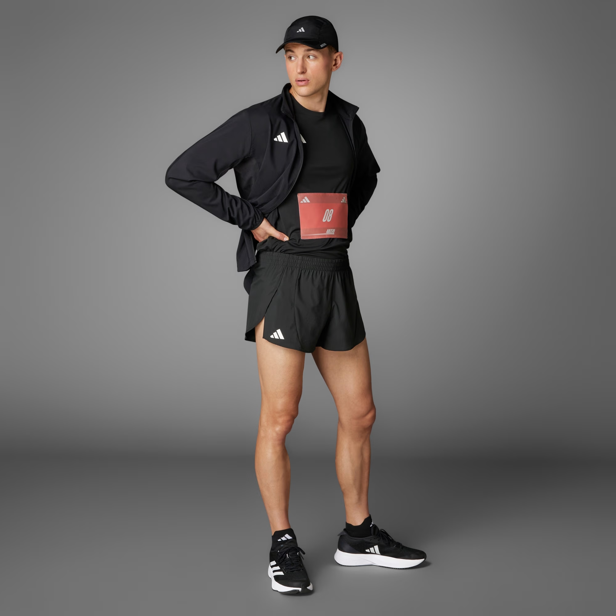 Quần short chạy bộ xẻ gấu Adizero Essentials có ngon không?