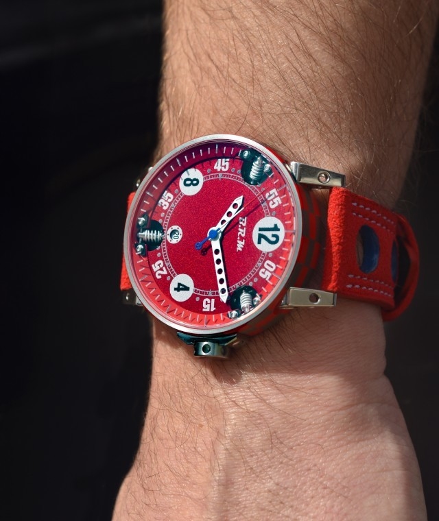 B.R.M V6-44-SA Red ColorDrive: Khi đồng hồ cơ mang linh hồn siêu xe 2 B.R.M V6-44-SA Red ColorDrive: Khi đồng hồ cơ mang linh hồn siêu xe