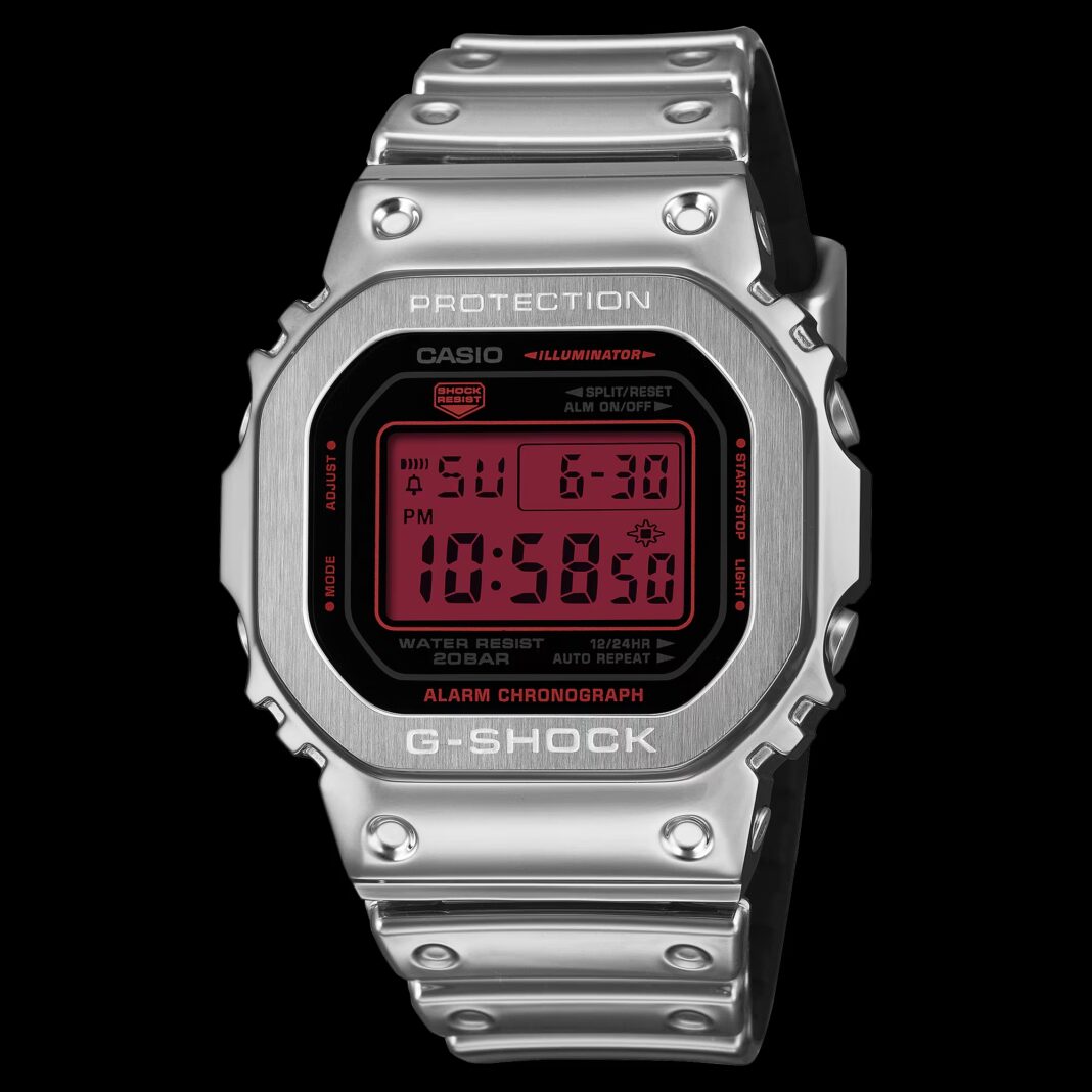 G-SHOCK GM-5600YRA-8: Huyền thoại 5600 khoác giáp kim loại