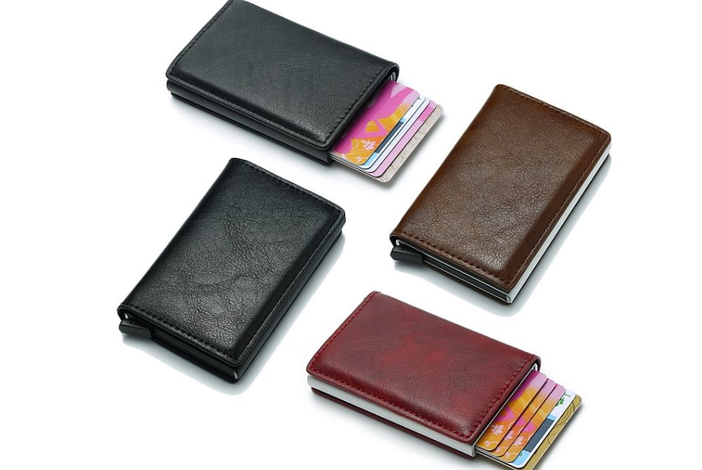 Làm như vầy là biết ví da thật hay không ngay