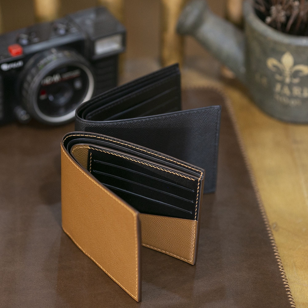 Làm như vầy là biết ví da thật hay không ngay 3 Làm như vầy là biết ví da thật hay không ngay