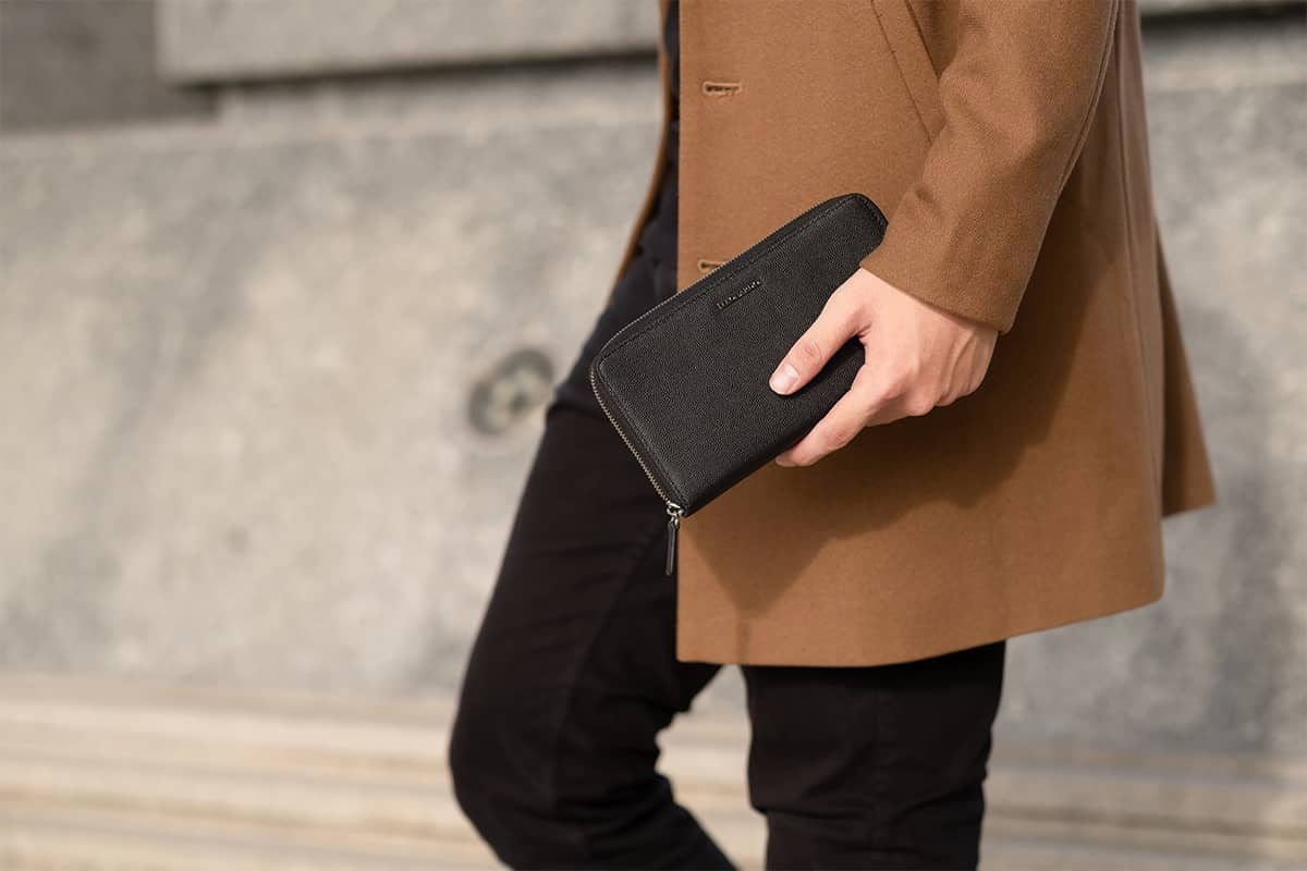 Cách chọn ví da nam ưng ý: Hướng dẫn chi tiết từ A–Z cho anh em 8 Cách chọn ví da nam ưng ý: Hướng dẫn chi tiết từ A–Z cho anh em