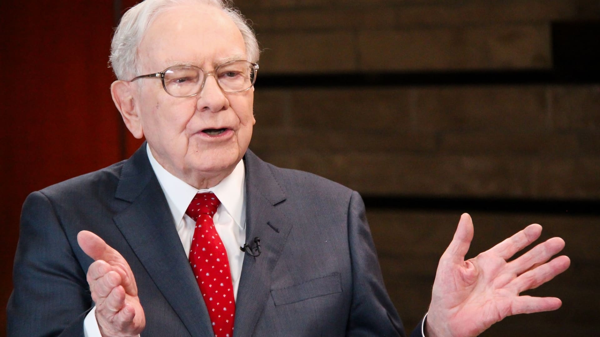Tỷ phú Warren Buffett chia sẻ 5 bài học ‘xương máu’
