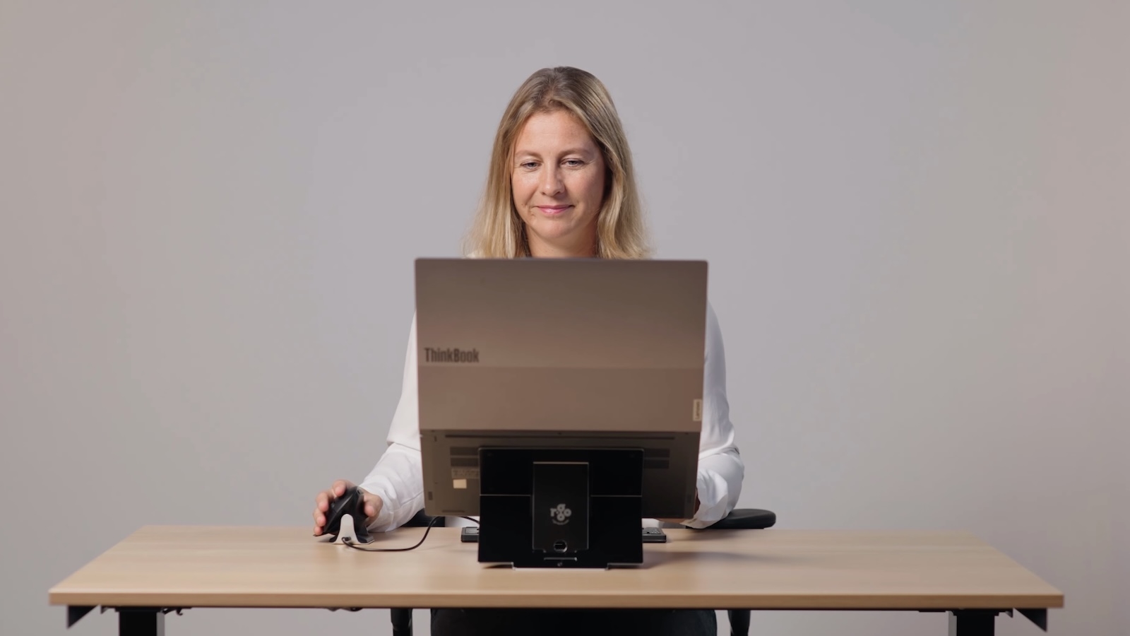 R-Go Waver Ergonomic Mouse: Chuột xoay 180 cho cả tay trái lẫn tay phải