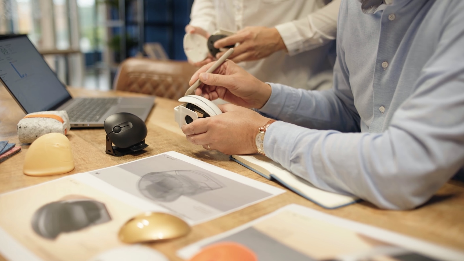 R-Go Waver Ergonomic Mouse: Chuột xoay 180 cho cả tay trái lẫn tay phải