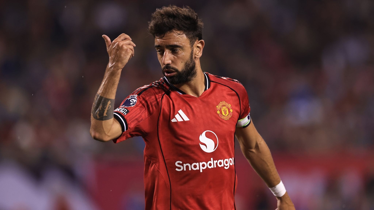 Bruno Fernandes khiến cả nước Anh phải im lặng