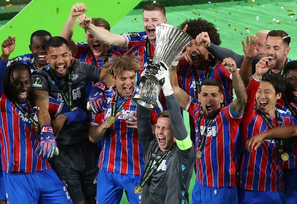 Crystal Palace kết thúc mùa giải thăng hoa bằng quả ngọt