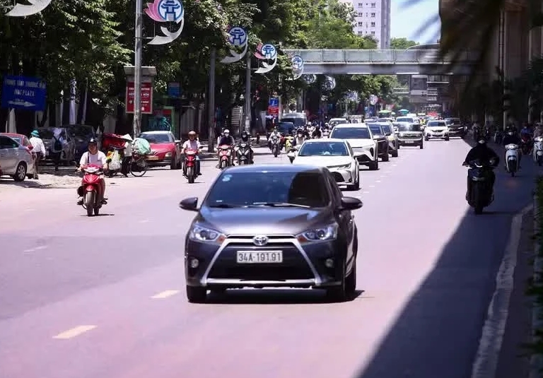Hà Nội những ngày nắng oi ả