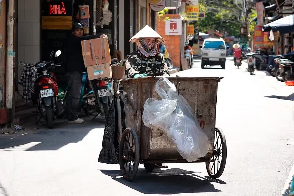 Hà Nội những ngày nắng oi ả