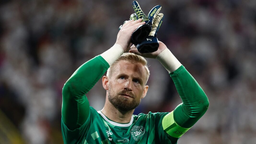 Schmeichel khép lại 1 chương đầy vinh quang và nước mắt