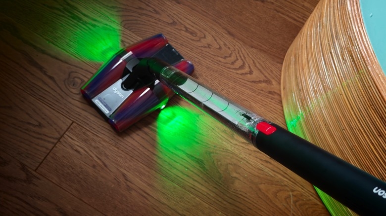Máy hút bụi Dyson PencilVac Fluffycones đáng giá 15 triệu?