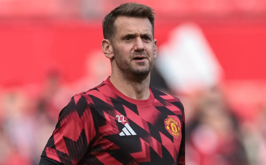 Vì sao Manchester United vẫn muốn giữ Tom Heaton ở tuổi 40?