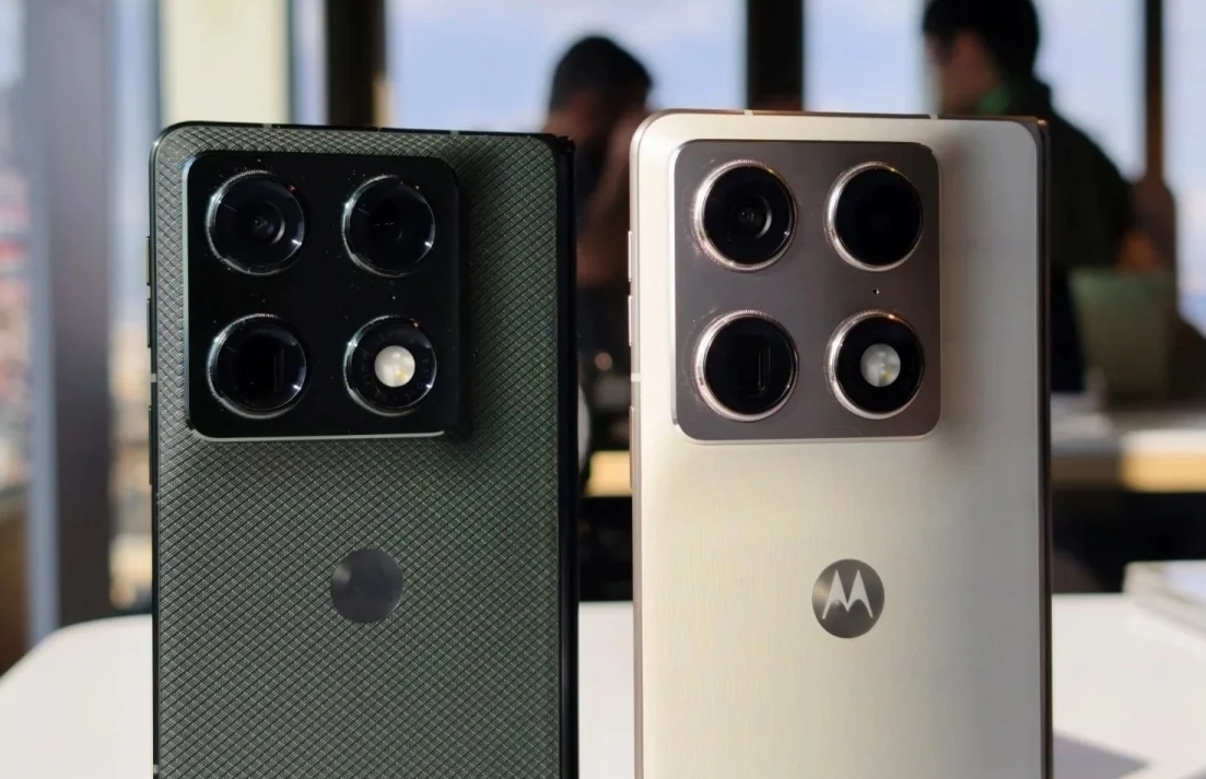 Motorola Razr Fold: Có nên mua với giá 42 triệu đồng?