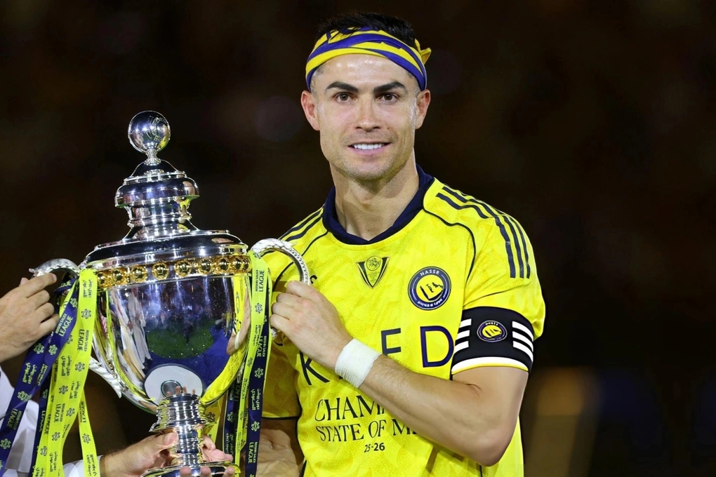 Hành trình lên đỉnh đầy mồ hôi và nước mắt của Ronaldo