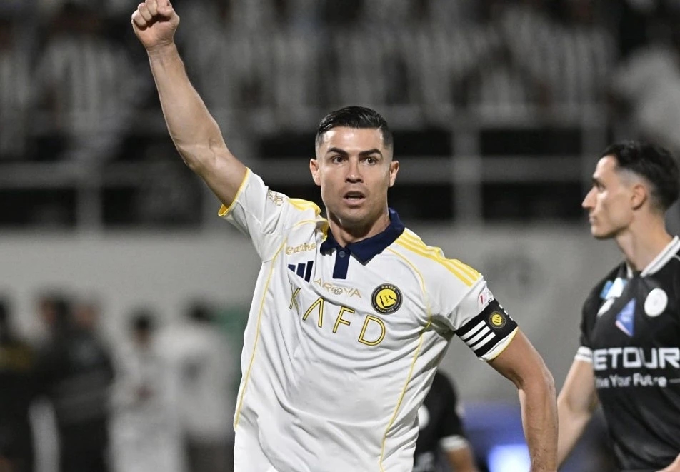 Ronaldo là cầu thủ đầu tiên ghi từ 100 bàn ở 4 giải VĐQG khác nhau