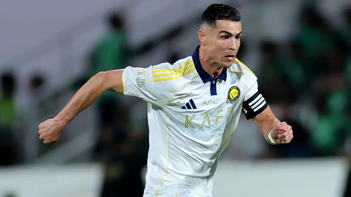 Ronaldo là cầu thủ đầu tiên ghi từ 100 bàn ở 4 giải VĐQG khác nhau