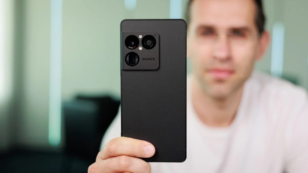 Sony Xperia 1 VIII: chiếc flagship ngược dòng thời đại của Sony liệu còn cửa trước iPhone và Galaxy?