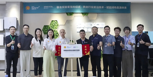 Shell Recharge và SINEXCEL ra mắt phòng thí nghiệm đổi mới sáng tạo chung nhằm thúc đẩy đổi mới công nghệ sạc xe điện