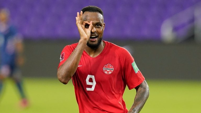 Cyle Larin là ai? Từ cậu bé gốc Jamaica đến niềm hy vọng lớn nhất của Canada