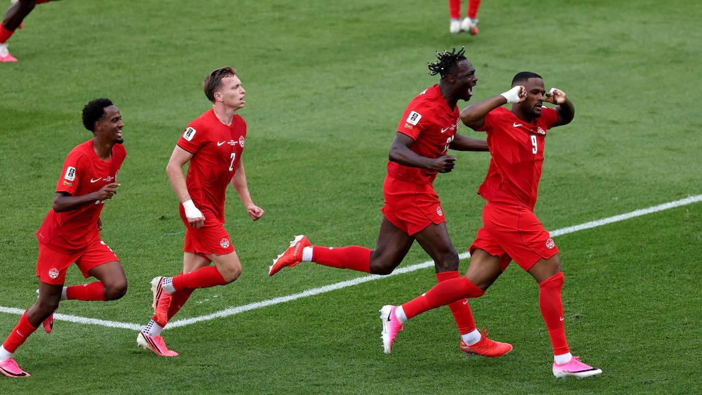 Cyle Larin là ai? Từ cậu bé gốc Jamaica đến niềm hy vọng lớn nhất của Canada