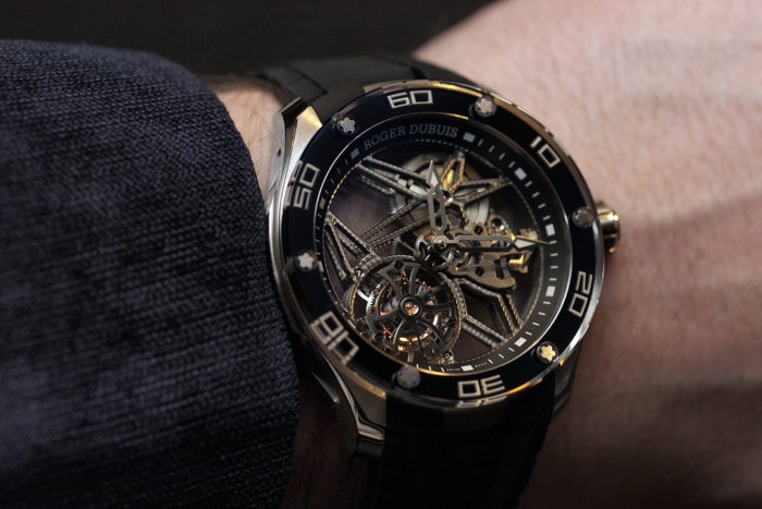 Tại sao tôi quay lại dùng đồng hồ cơ sau 3 năm dùng smartwatch?