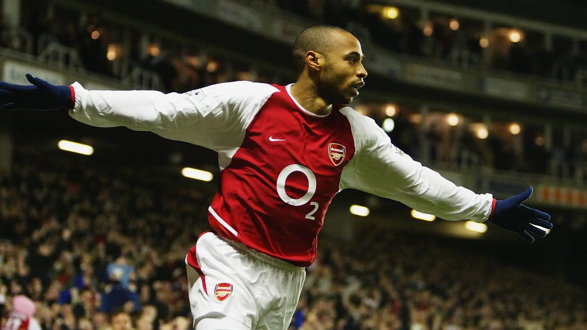 Henry, Zidane, hay Ronaldinho: Ai là cầu thủ sở hữu lối đá hoa mỹ nhất?