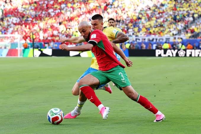 Diện mạo mới lạ của Noussair Mazraoui 1 Diện mạo mới lạ của Noussair Mazraoui