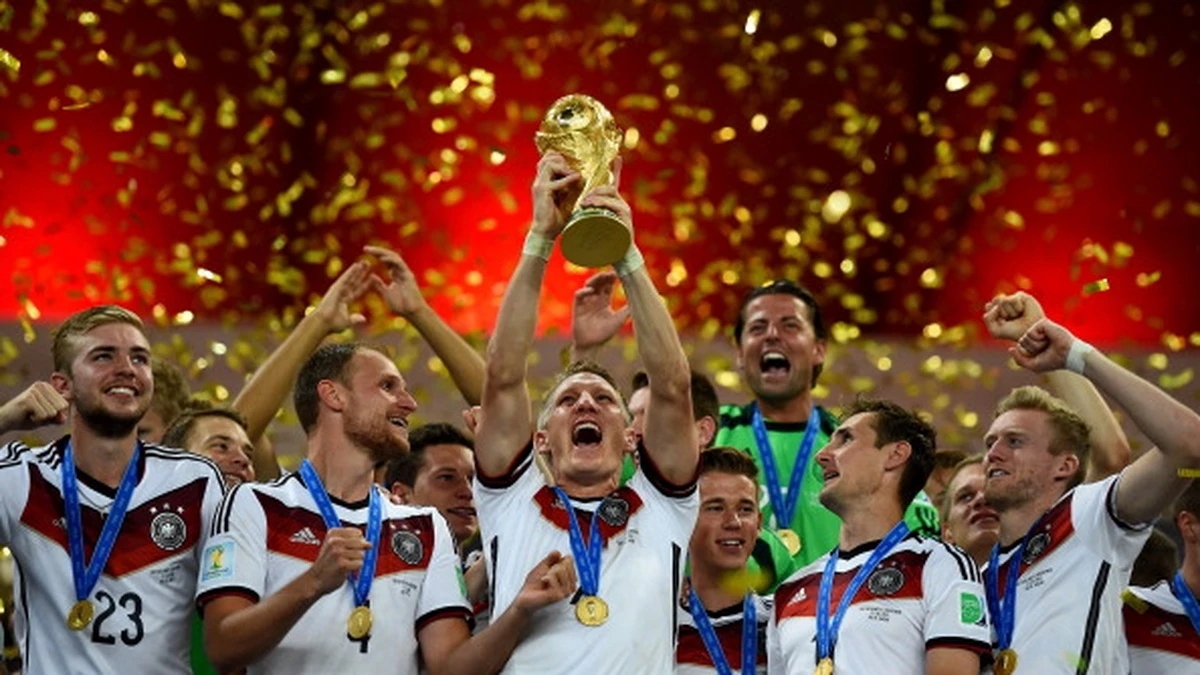 Chúng ta không già đi cùng thời gian, chúng ta già đi cùng các kỳ World Cup