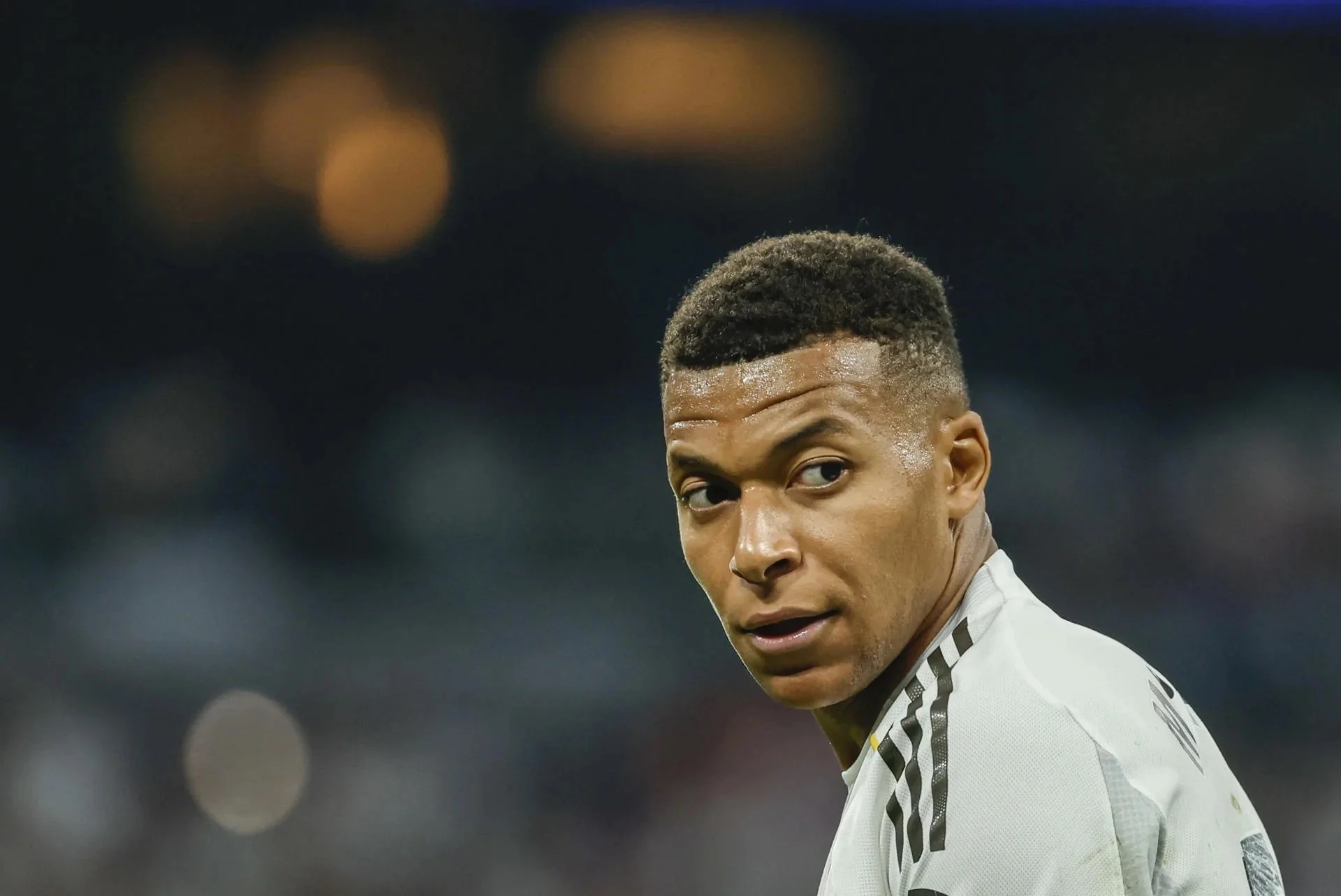 Mbappe ở Real Madrid: khi giấc mơ trở thành gánh nặng 1 Mbappe ở Real Madrid: khi giấc mơ trở thành gánh nặng
