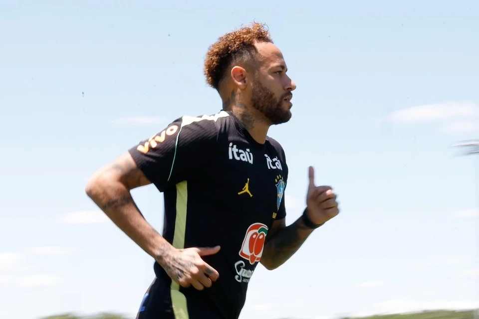 Triệu fan háo hức vì Neymar tập luyện trở lại