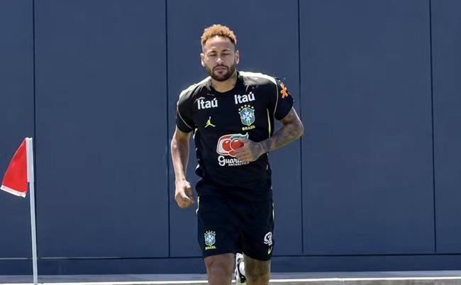 Triệu fan háo hức vì Neymar tập luyện trở lại 1 Triệu fan háo hức vì Neymar tập luyện trở lại