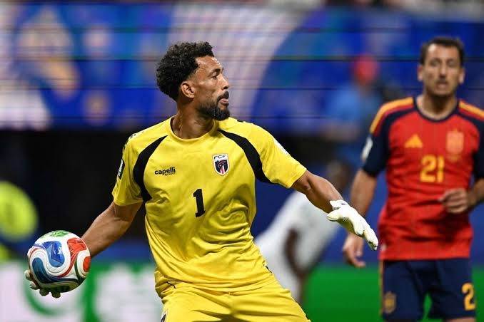 Vozinha: Người gác đền nổi lên chỉ sau 1 đêm