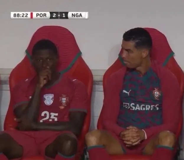 Ronaldo lo sốt vó vì Mendes