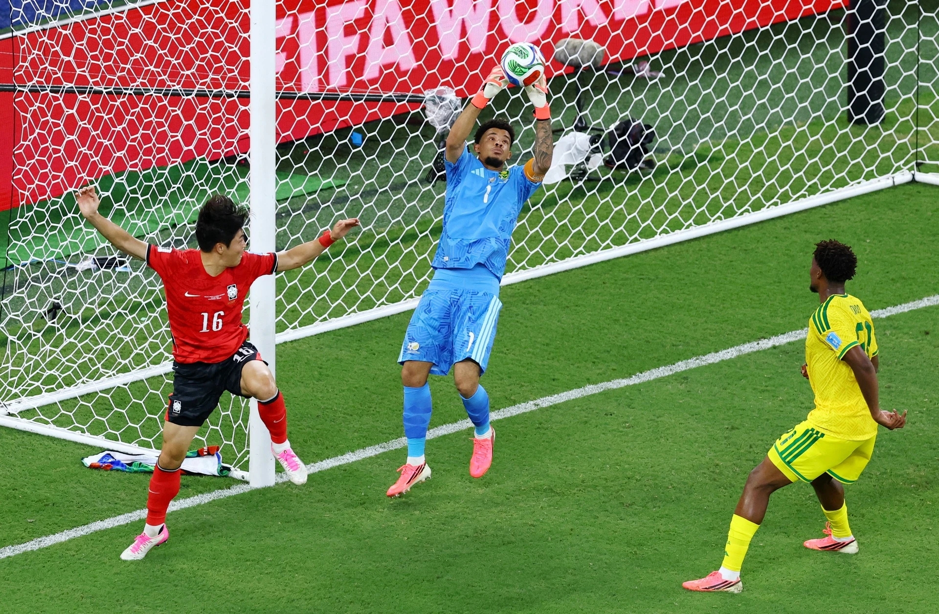 Nike áp chế Adidas tại World Cup nhờ Ronaldo