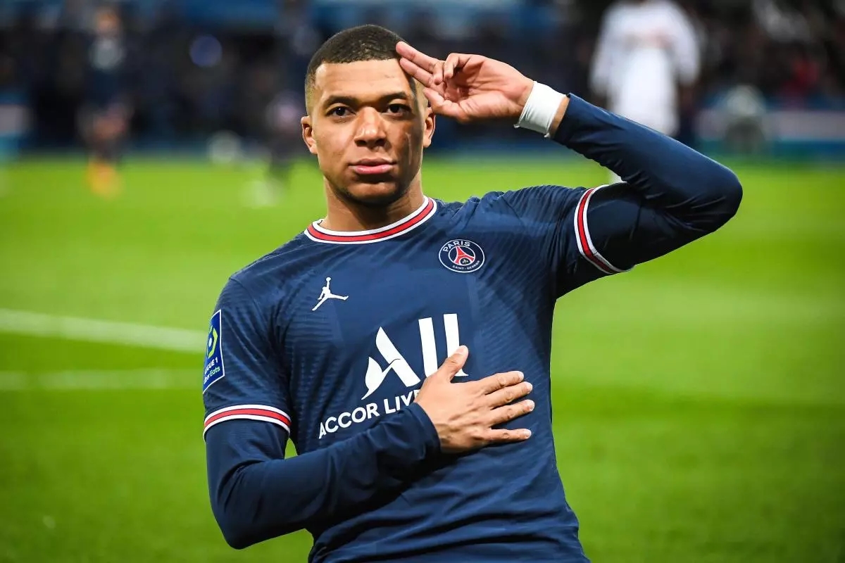 Ronaldo bị Messi và Mbappe bỏ xa ở cuộc đua World Cup