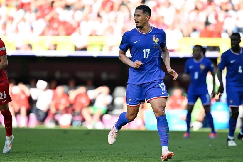 William Saliba: Hòn đá tảng của Les Bleus