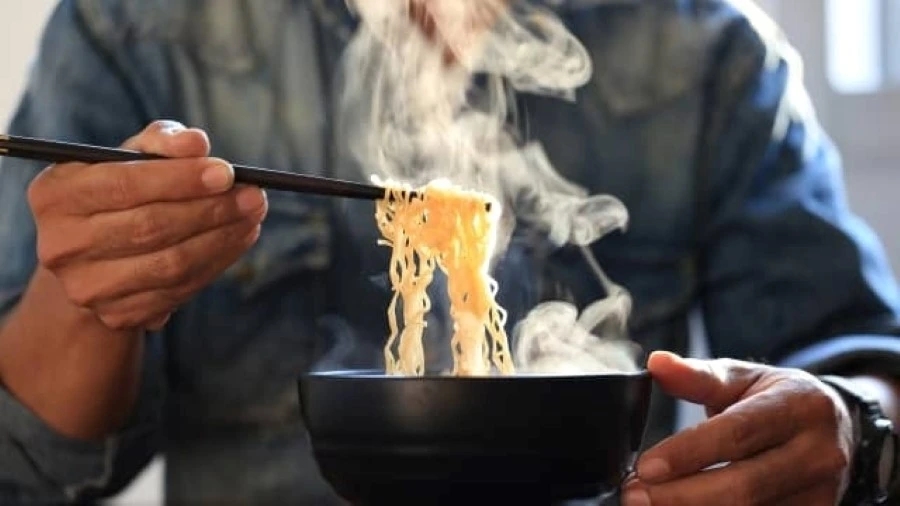 Đố bạn nước nào tiêu thụ mì tôm nhiều nhất thế giới?