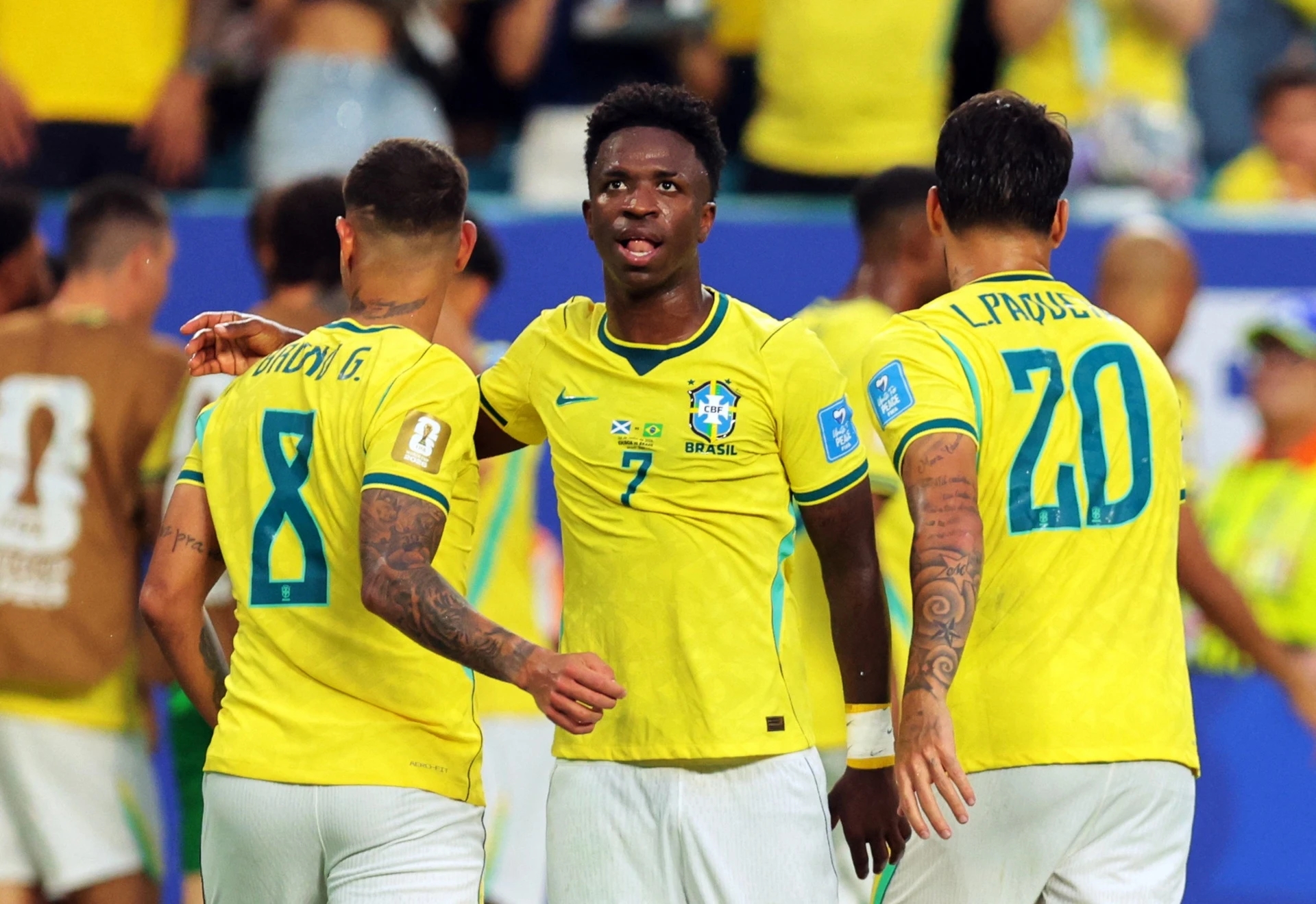 Neymar trở lại nhưng Vinicius mới là tâm điểm