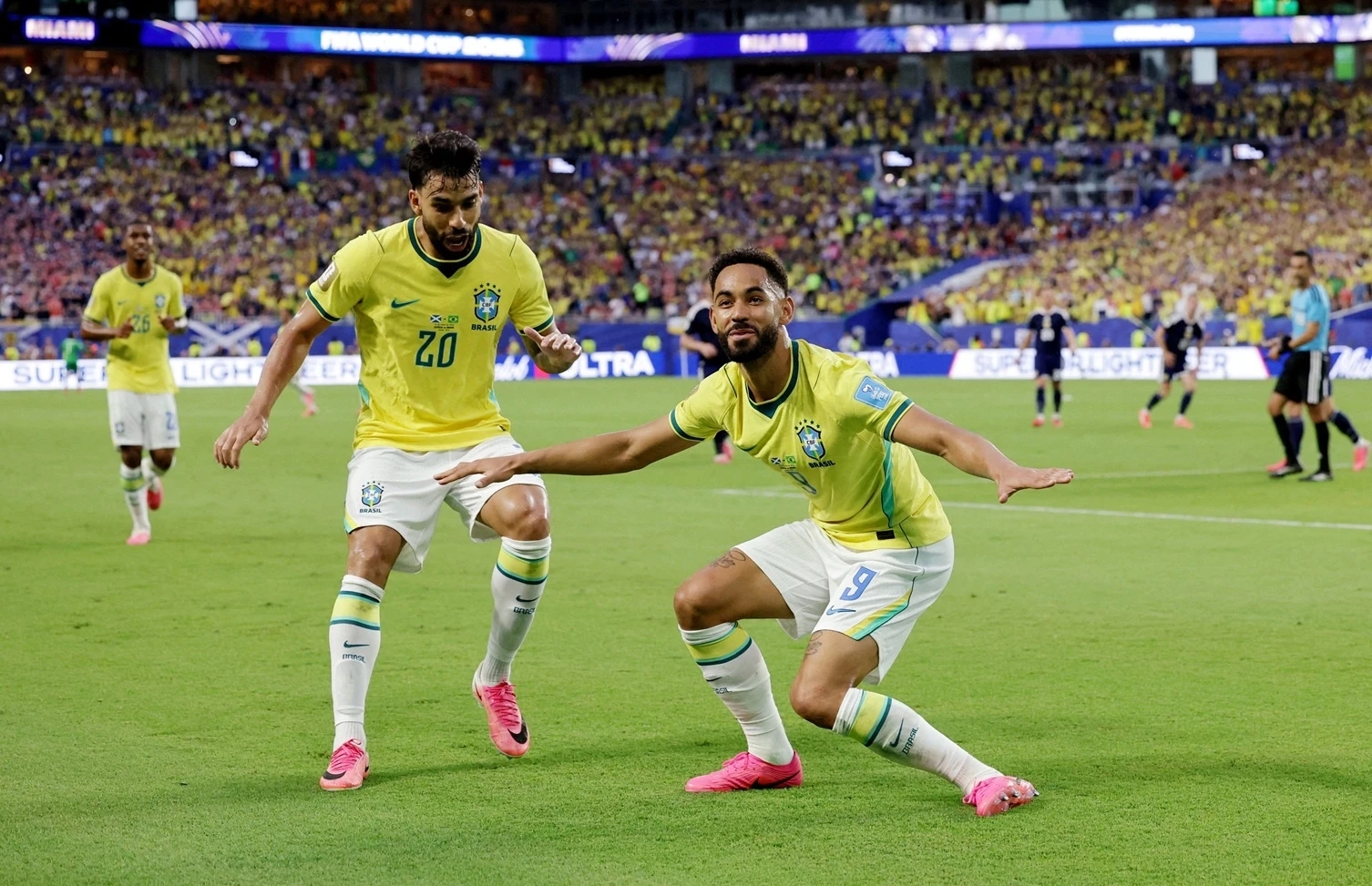Neymar trở lại nhưng Vinicius mới là tâm điểm
