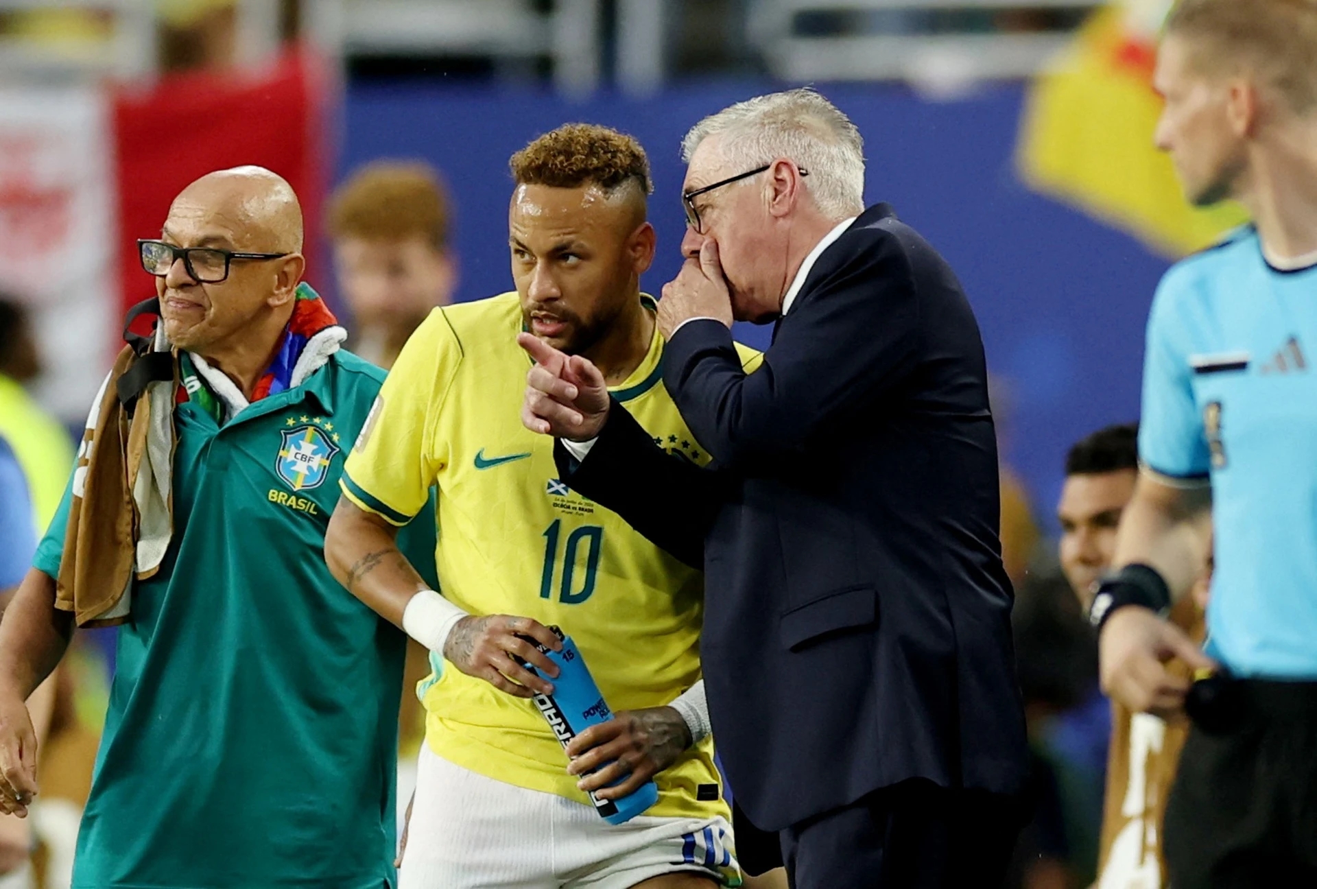 Neymar trở lại nhưng Vinicius mới là tâm điểm